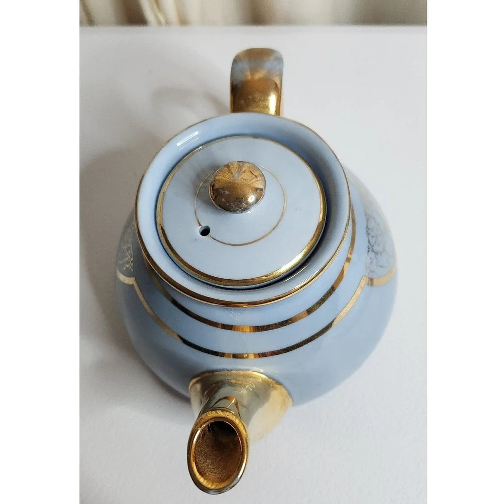Fraunfelter China Periwinkle & Gold Teapot 312